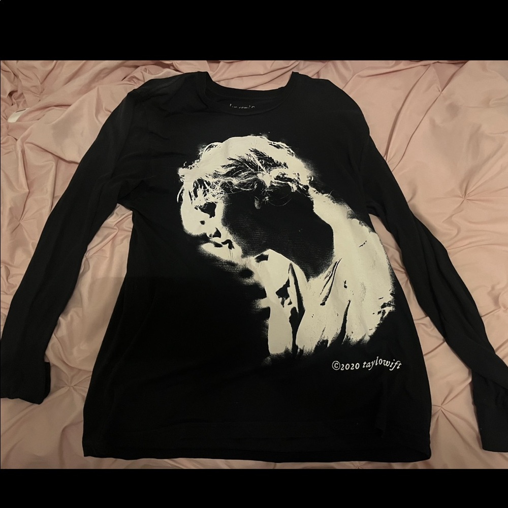 Taylor Swift Folklore Tee!